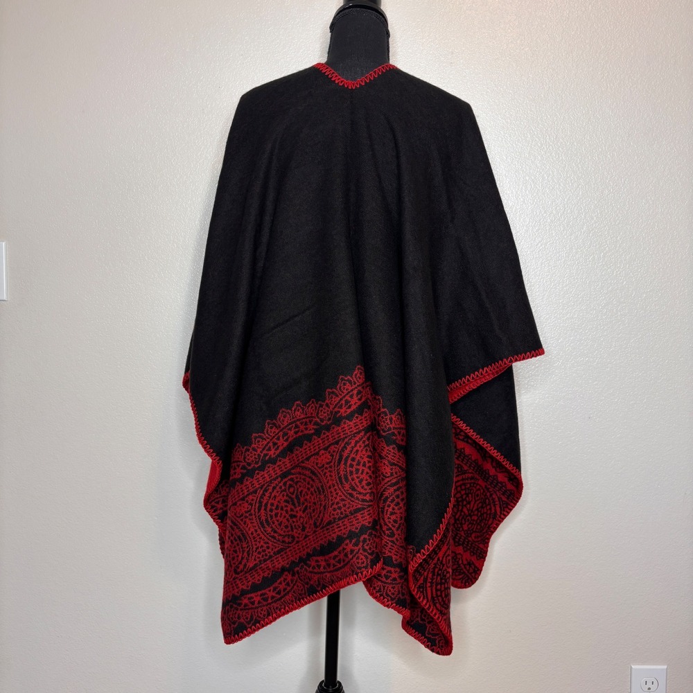 Chicos Reversible Ruana Fringe Cape‎ Shawl Black Red One Size - Picture 3 of 5